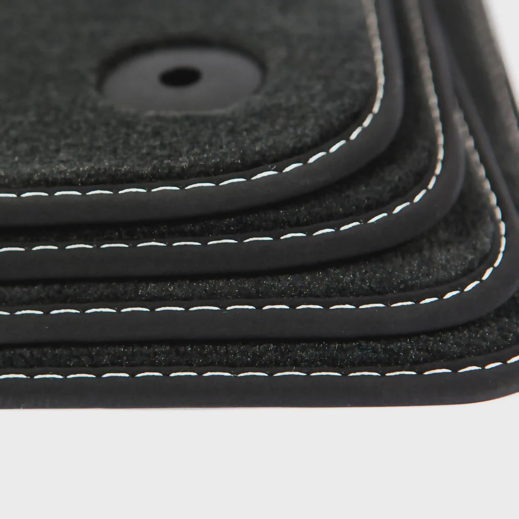 Jeep Grand Cherokee Velour Floor Mats 2016-2021 – WK2 – Silver Stitching