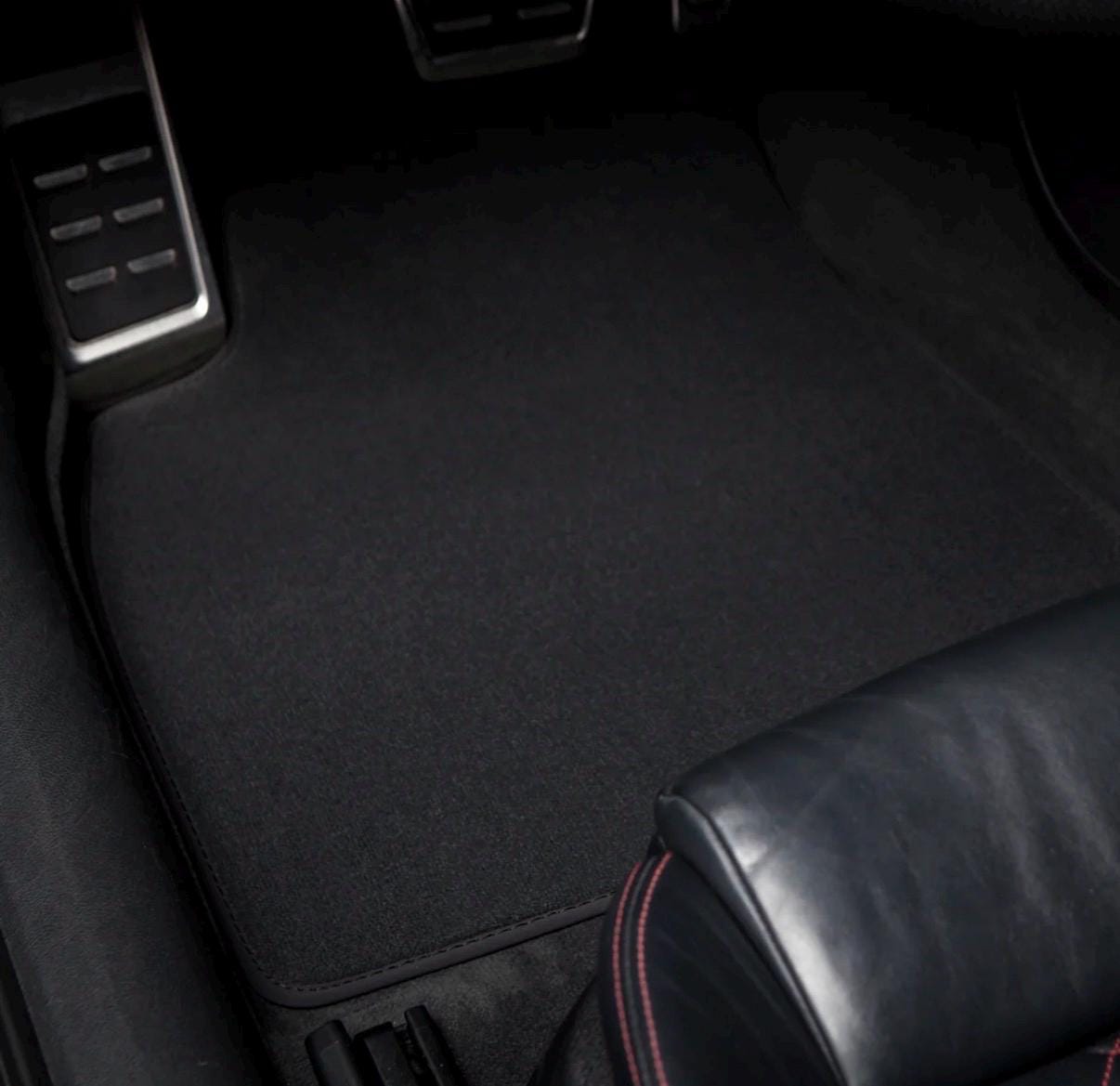 Mitsubishi Lancer Evolution 8 & 9 Velour Floor Mats 2003-2006 – Black