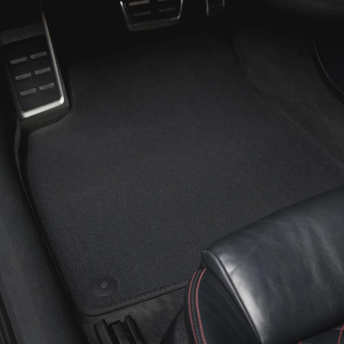 Land Rover LR2 / Freelander 2 Velour Floor Mats 2007-2012 – L359 – Black