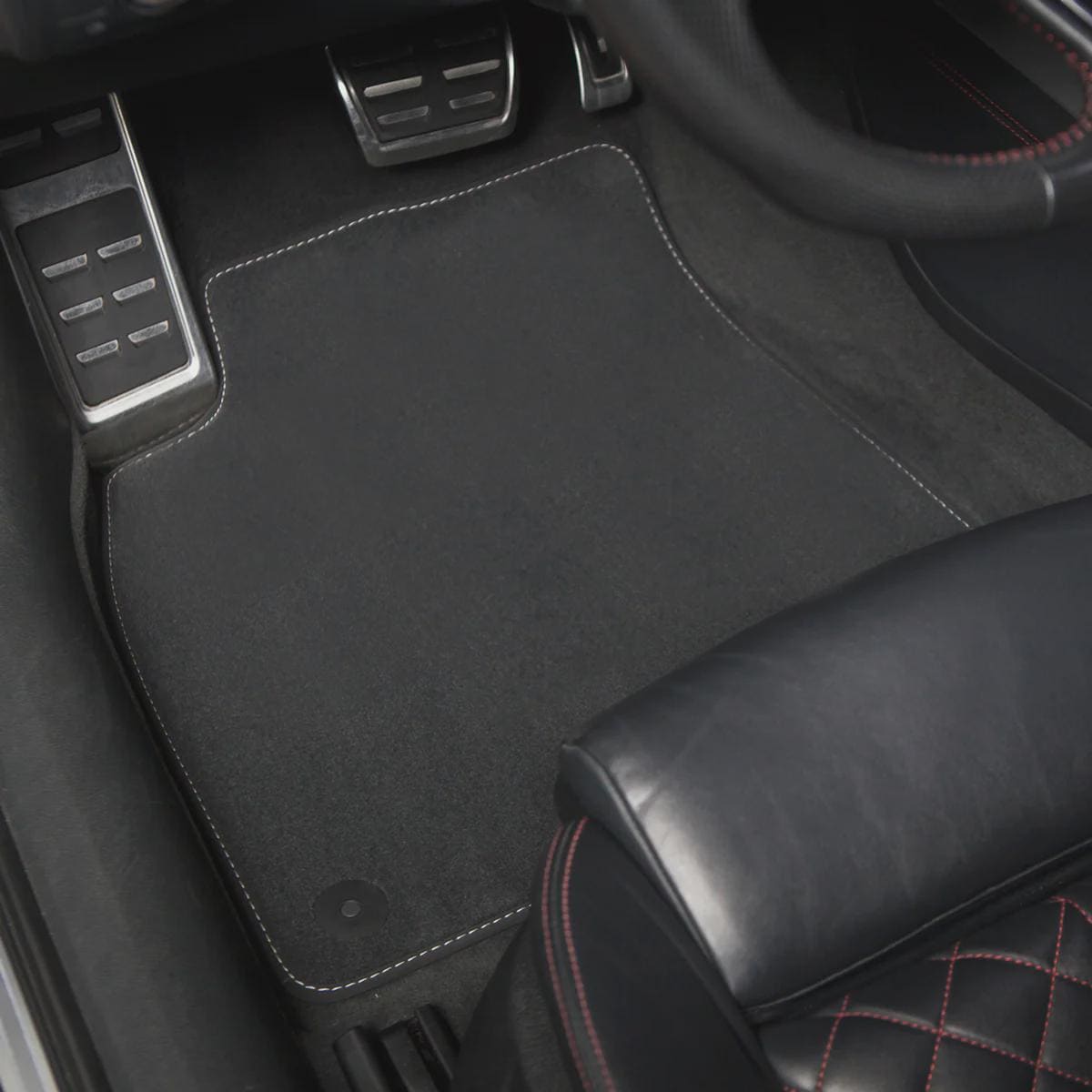 Jeep Grand Cherokee Velour Floor Mats 2016-2021 – WK2 – Silver Stitching