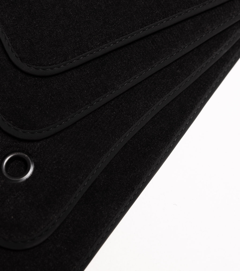 Jeep Grand Cherokee Velour Floor Mats 2011–2012 – WK2 – Black